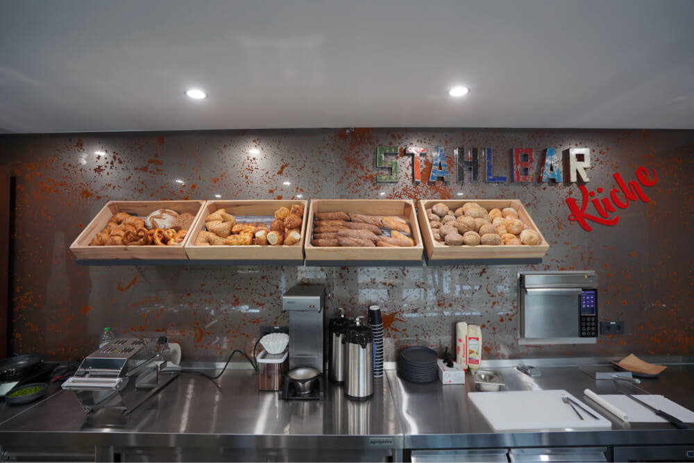Stahlbar Auslage für Brötchen und Baguettes
